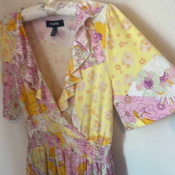 Lovely Spring/Easter Dress! ModCloth, Size Large, Flutter Sleeves - Picture 2 of 4